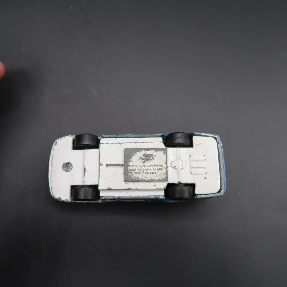 Racing Champions Diecast Cars Set of 2 1:64 Scale NASCAR #21 #6 PLEASE READ